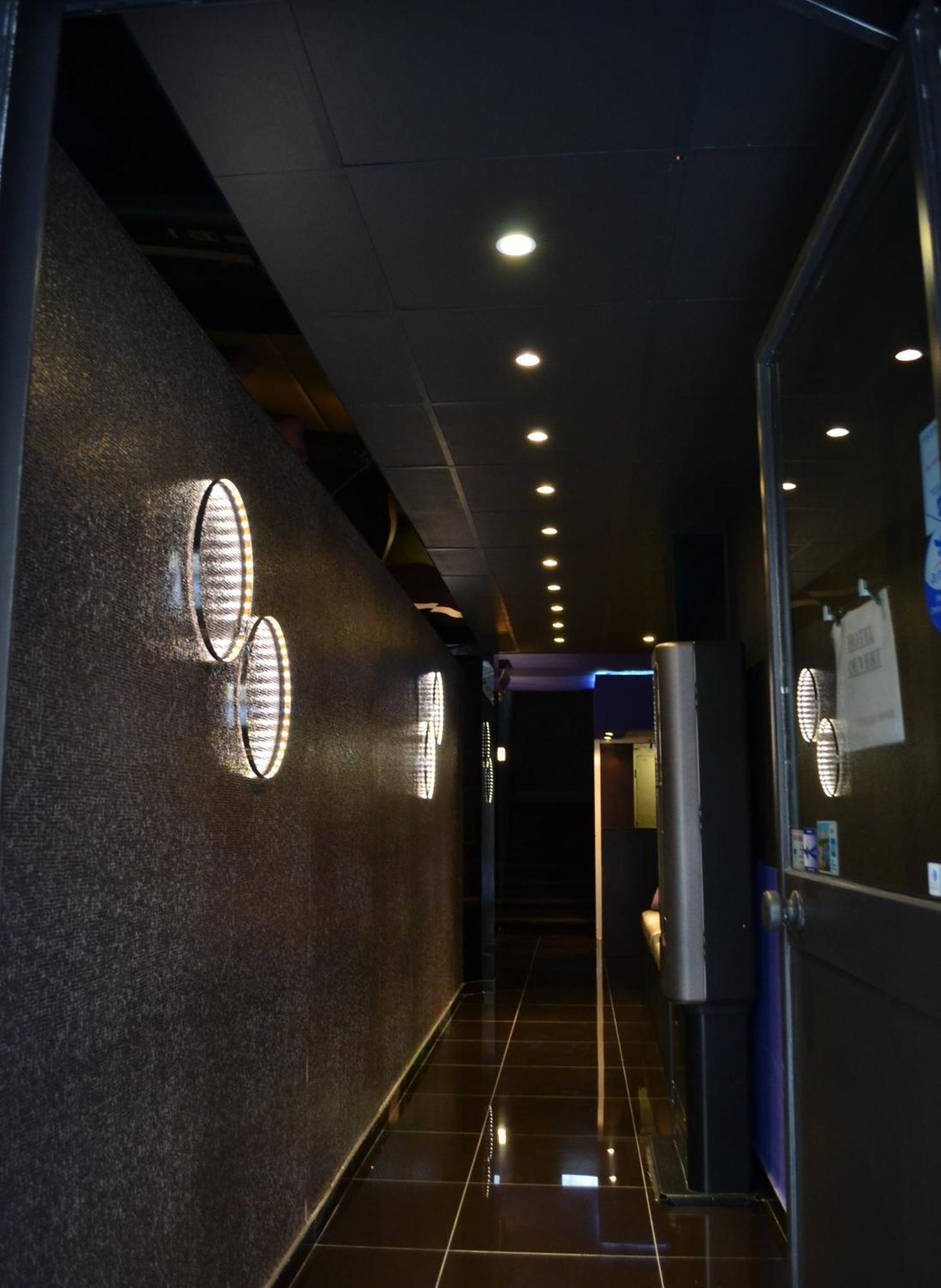 Hotel Schtak Cannes Exterior photo